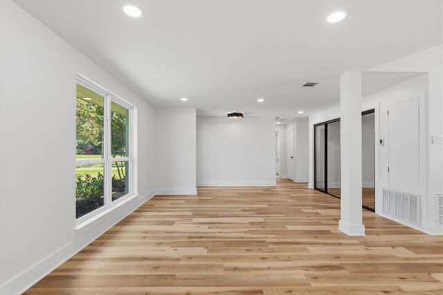 10711 Ella Lee Lane, Houston, TX 77042