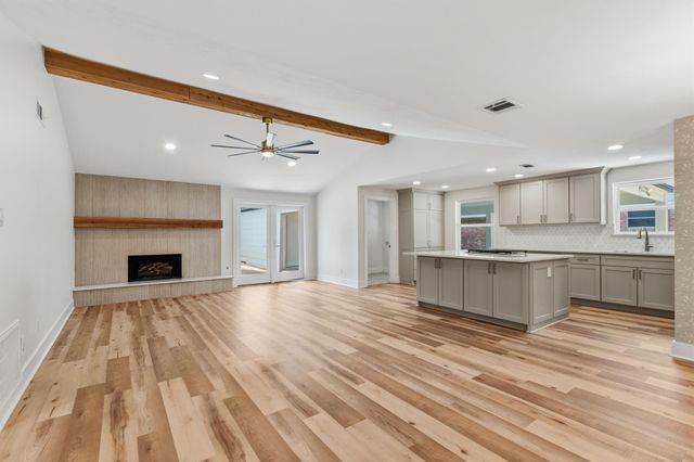 10711 Ella Lee Lane, Houston, TX 77042