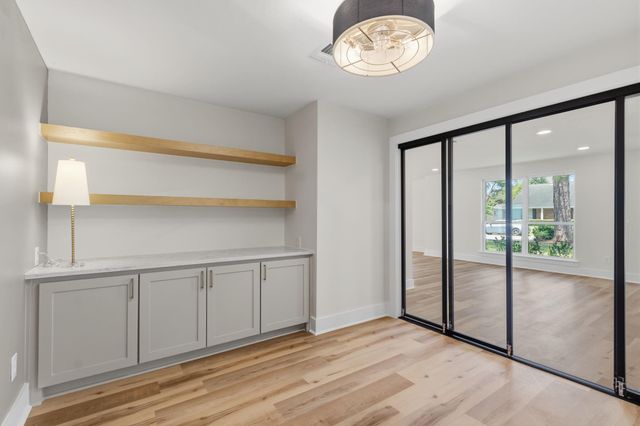 10711 Ella Lee Lane, Houston, TX 77042