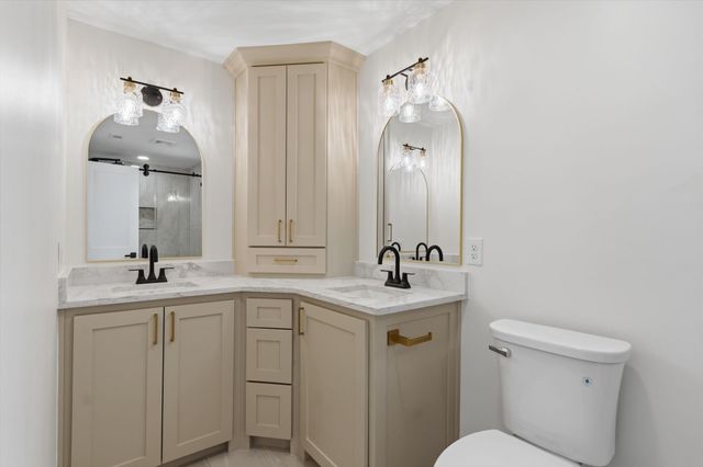 10711 Ella Lee Lane, Houston, TX 77042
