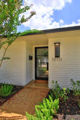 10711 Ella Lee Lane, Houston, TX 77042