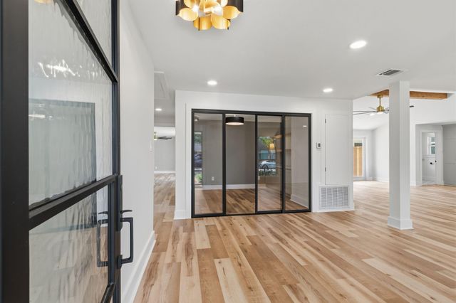 10711 Ella Lee Lane, Houston, TX 77042