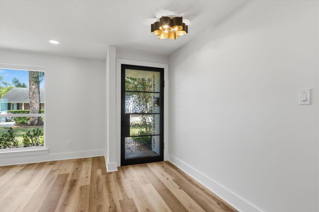 10711 Ella Lee Lane, Houston, TX 77042