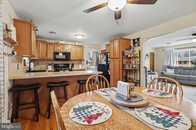 405 SPRING DR, Millersville, PA 17551