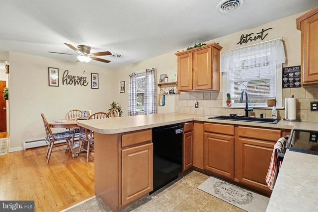 405 SPRING DR, Millersville, PA 17551