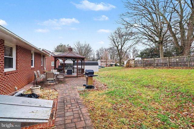 405 SPRING DR, Millersville, PA 17551