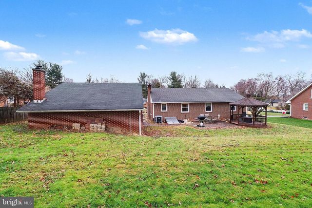 405 SPRING DR, Millersville, PA 17551