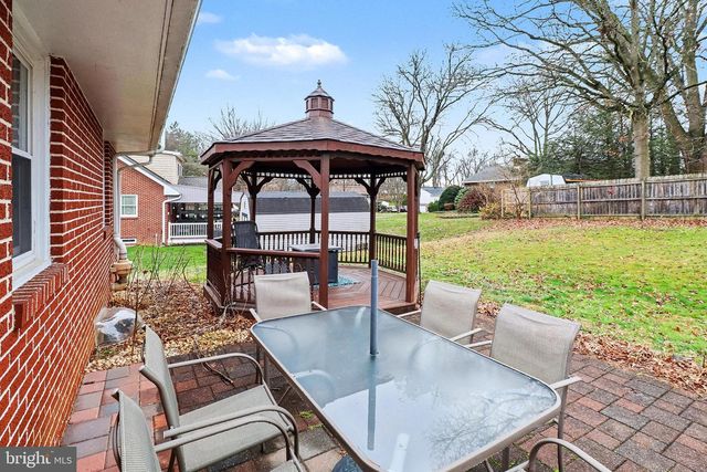 405 SPRING DR, Millersville, PA 17551