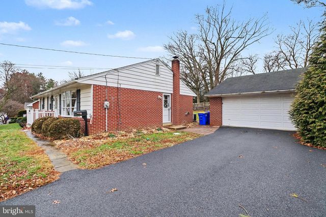 405 SPRING DR, Millersville, PA 17551