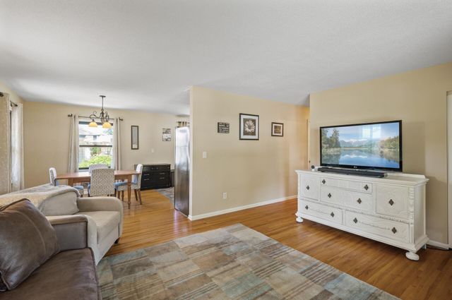9457 Saratoga Lane N, Maple Grove, MN 55369