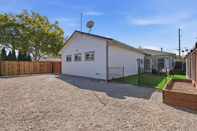 1402 Alpine Avenue, Santa Clara, CA 95051