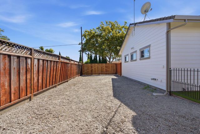 1402 Alpine Avenue, Santa Clara, CA 95051