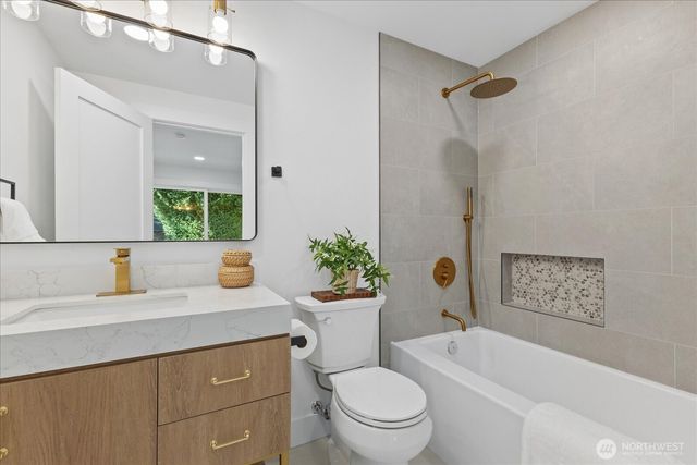 10210 163rd Avenue NE, Redmond, WA 98052