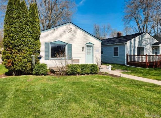51380 Ashley Street, New Baltimore, MI 48047