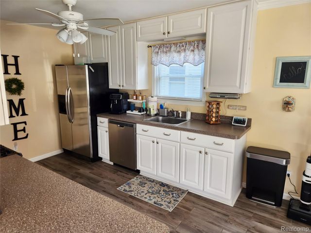 51380 Ashley Street, New Baltimore, MI 48047