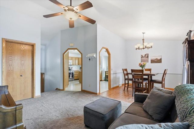 699 Robin Drive, Sun Prairie, WI 53590