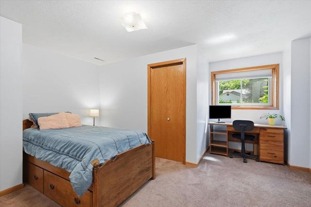699 Robin Drive, Sun Prairie, WI 53590
