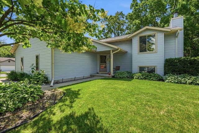 699 Robin Drive, Sun Prairie, WI 53590