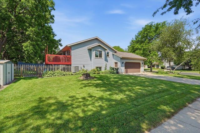 699 Robin Drive, Sun Prairie, WI 53590
