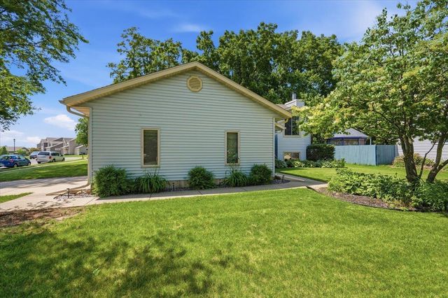 699 Robin Drive, Sun Prairie, WI 53590