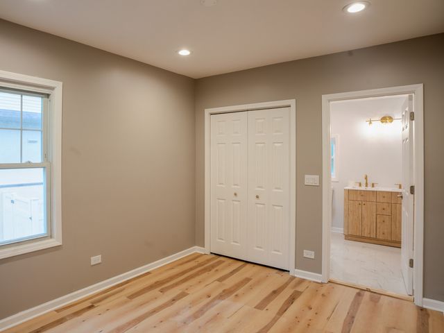 523 S Monterey Avenue, Villa Park, IL 60181