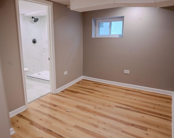 523 S Monterey Avenue, Villa Park, IL 60181