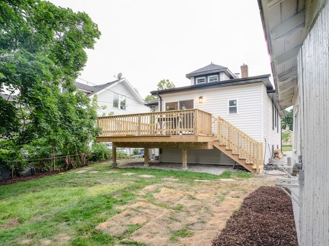 523 S Monterey Avenue, Villa Park, IL 60181