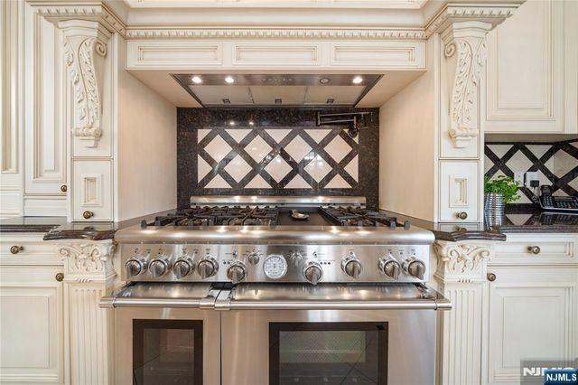 2 Euclid Road, Fort Lee, NJ 07024