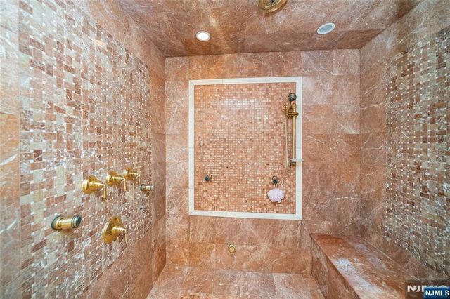 2 Euclid Road, Fort Lee, NJ 07024