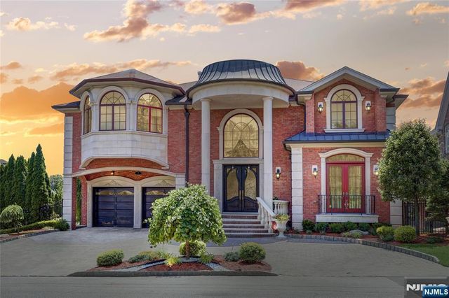 2 Euclid Road, Fort Lee, NJ 07024