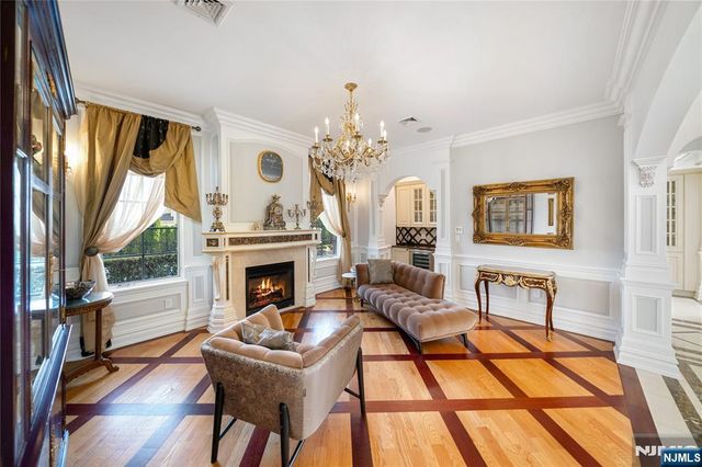 2 Euclid Road, Fort Lee, NJ 07024