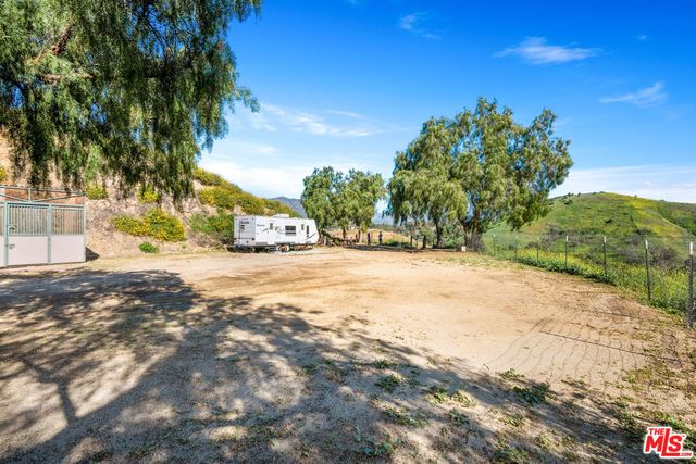 10315 Wheatland Avenue, Sunland, CA 91040