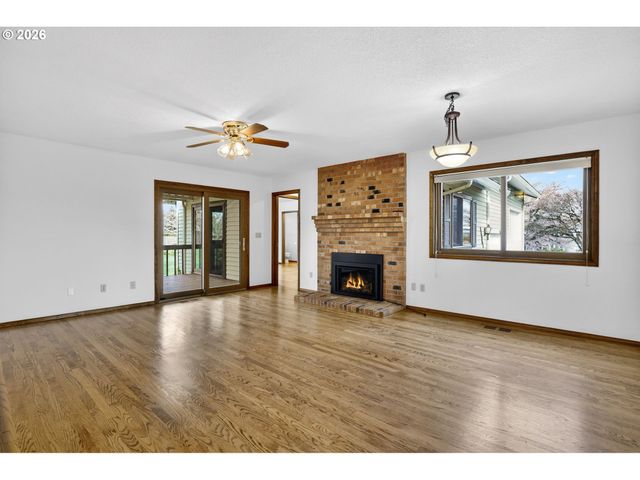 14067 Se EKLUND Ave, Boring, OR 97009