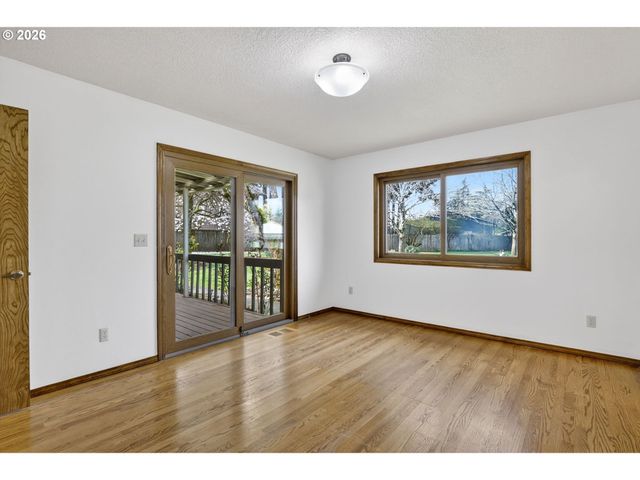 14067 Se EKLUND Ave, Boring, OR 97009