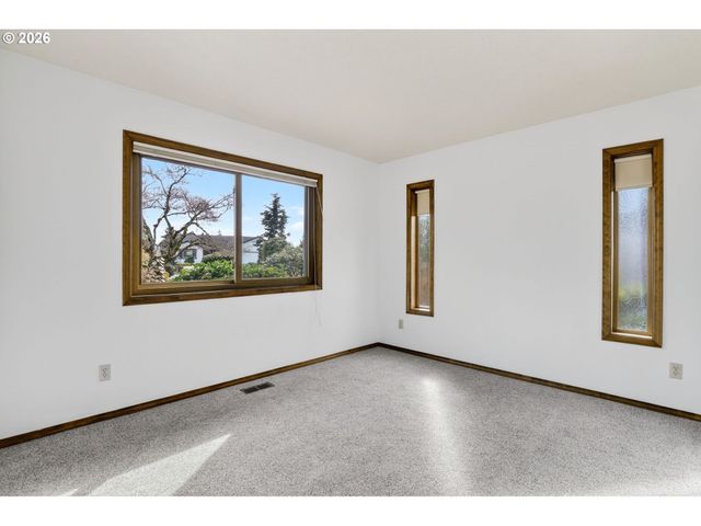 14067 Se EKLUND Ave, Boring, OR 97009