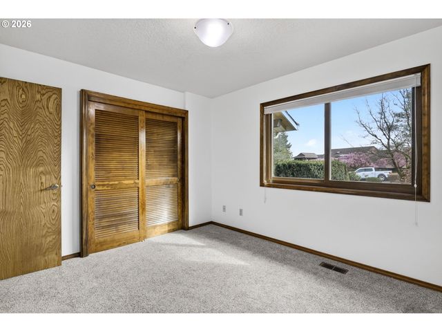 14067 Se EKLUND Ave, Boring, OR 97009