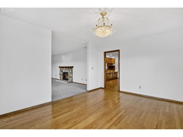 14067 Se EKLUND Ave, Boring, OR 97009