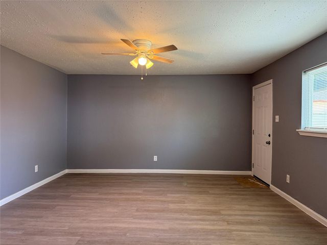 8010 Roswell Street 3, Houston, TX 77022