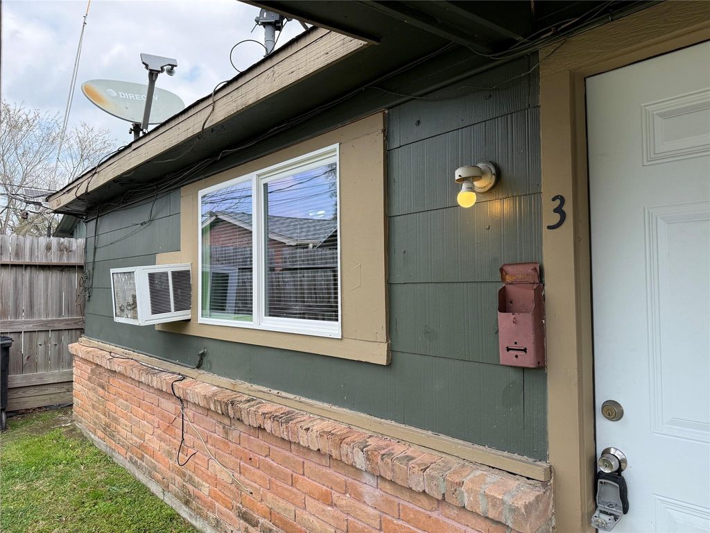 8010 Roswell Street 3, Houston, TX 77022