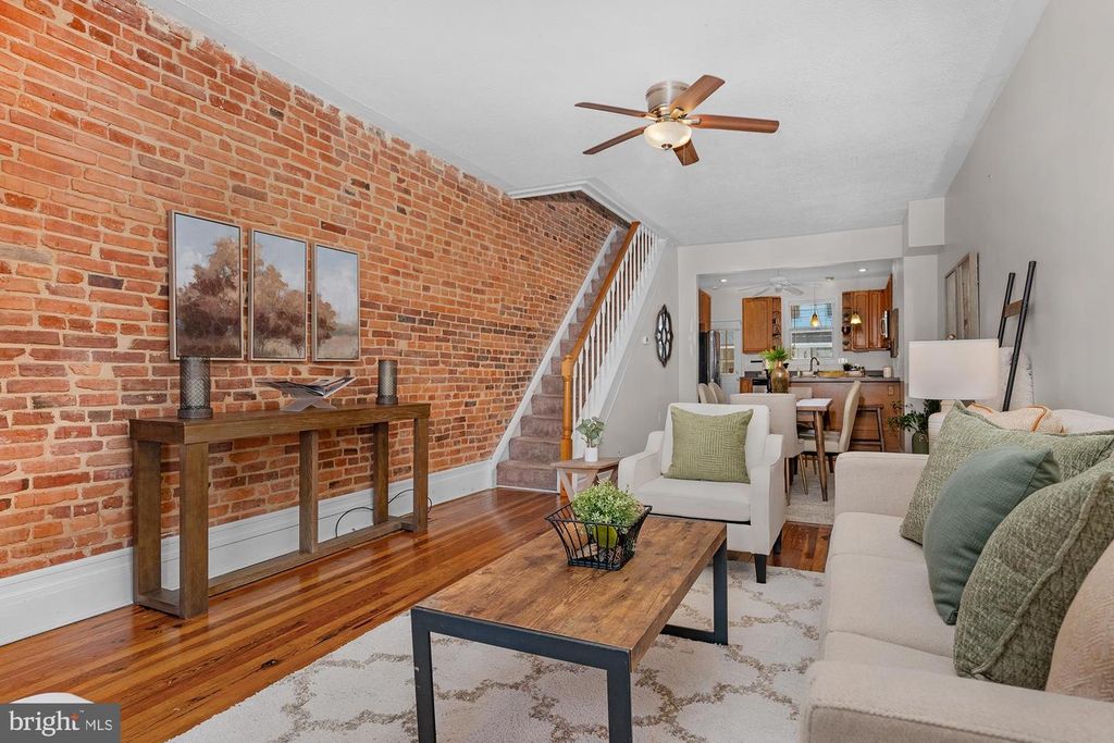 Image 1 of property listing at 733 S POTOMAC ST, Baltimore, MD 21224