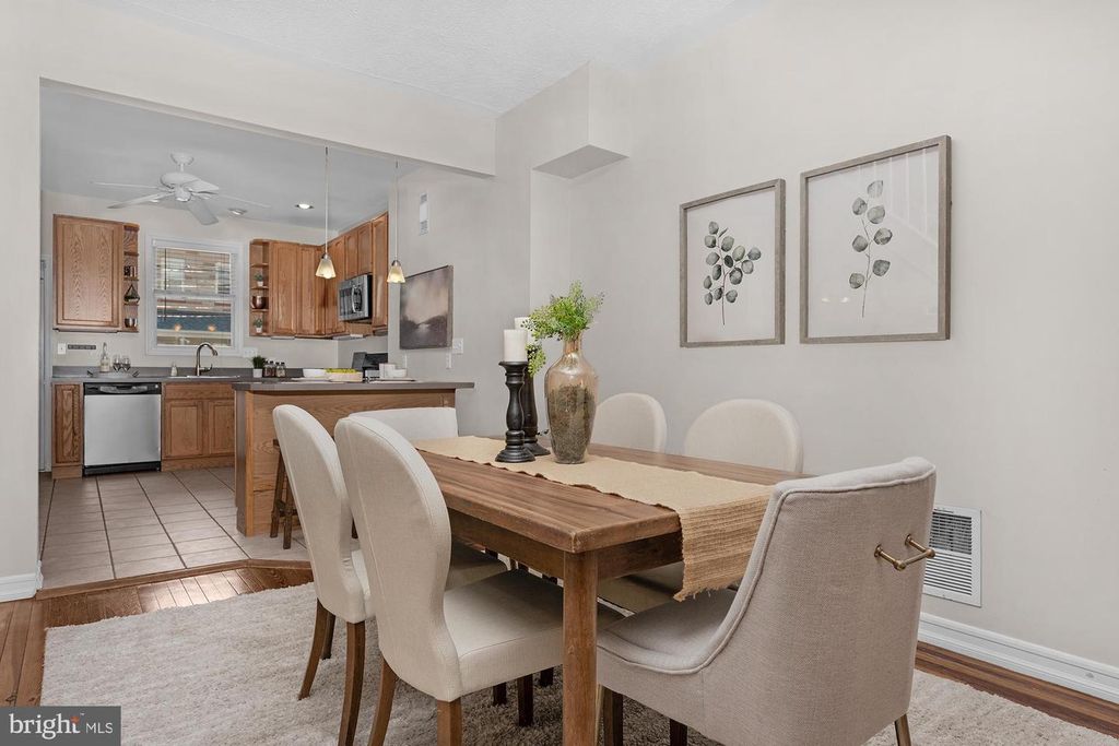 Image 11 of property listing at 733 S POTOMAC ST, Baltimore, MD 21224