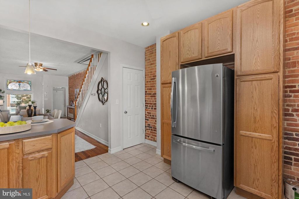 Image 15 of property listing at 733 S POTOMAC ST, Baltimore, MD 21224