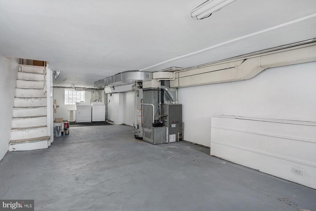 Image 25 of property listing at 733 S POTOMAC ST, Baltimore, MD 21224