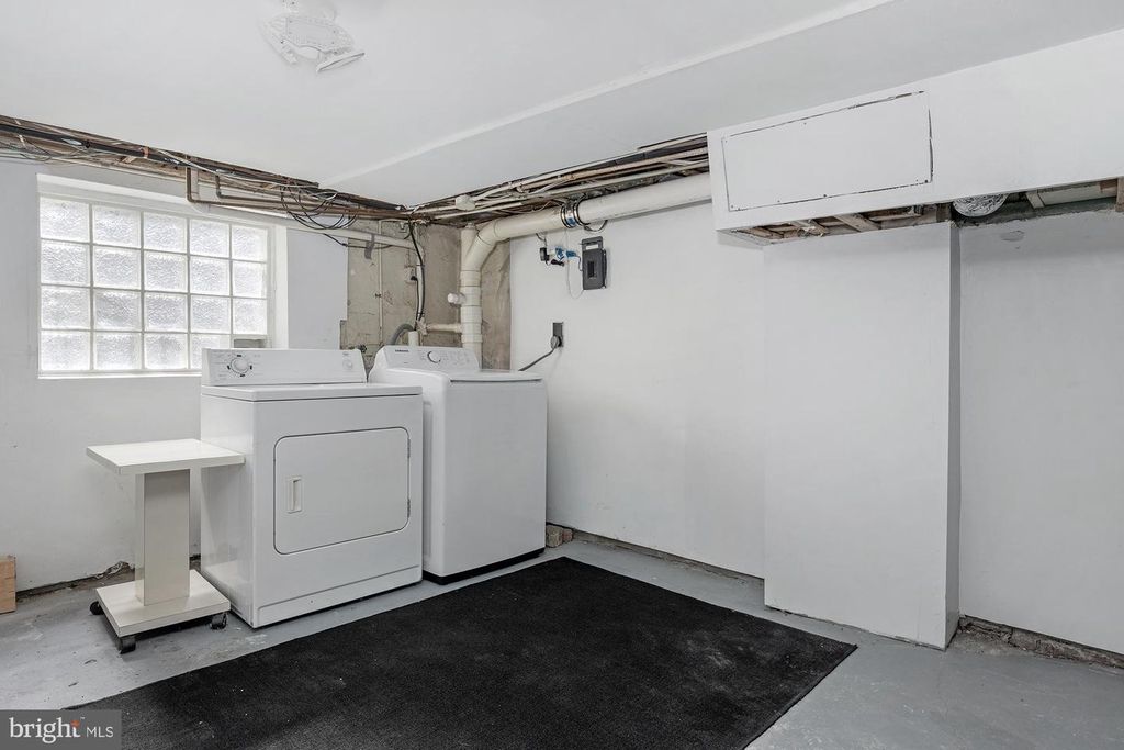 Image 26 of property listing at 733 S POTOMAC ST, Baltimore, MD 21224