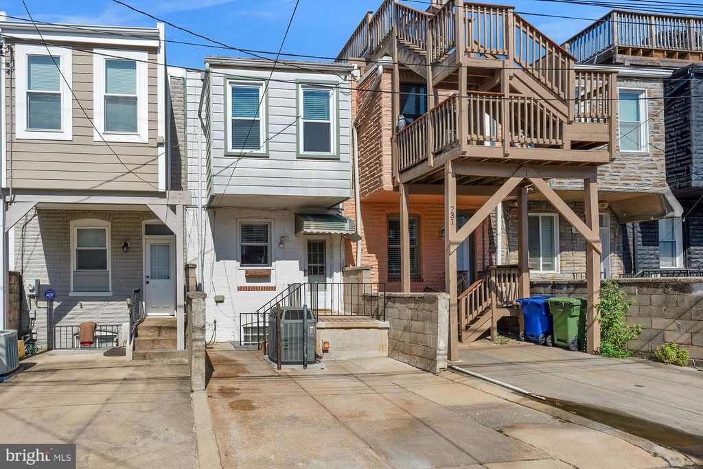 Image 27 of property listing at 733 S POTOMAC ST, Baltimore, MD 21224