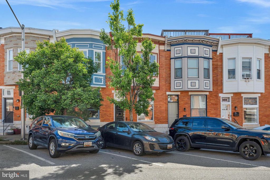 Image 5 of property listing at 733 S POTOMAC ST, Baltimore, MD 21224