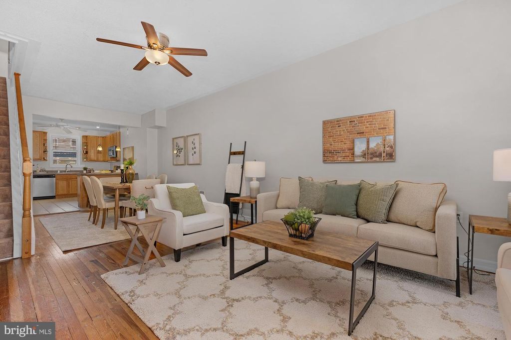 Image 9 of property listing at 733 S POTOMAC ST, Baltimore, MD 21224