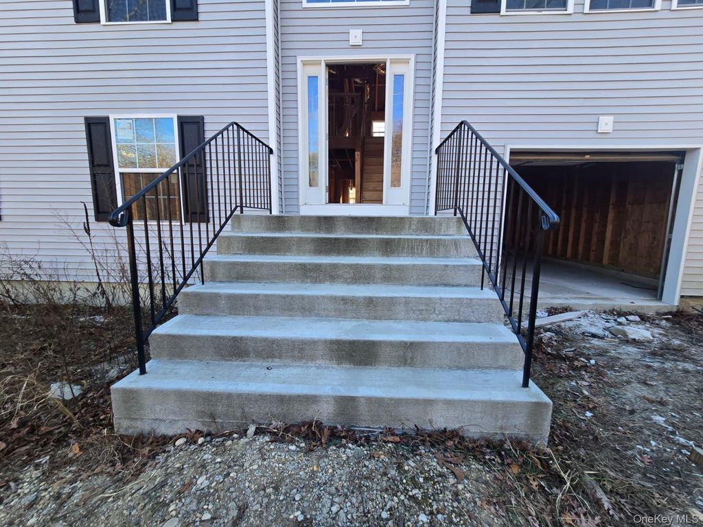20 Barbara Lane, Medford, NY 11763 — photo 2