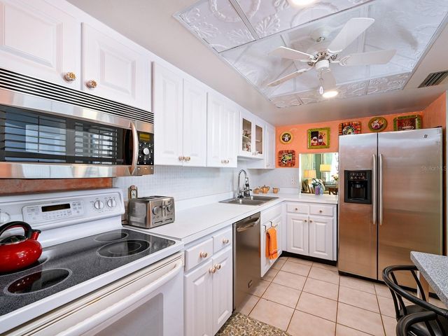 1770 BENJAMIN FRANKLIN DRIVE 206, Sarasota, FL 34236