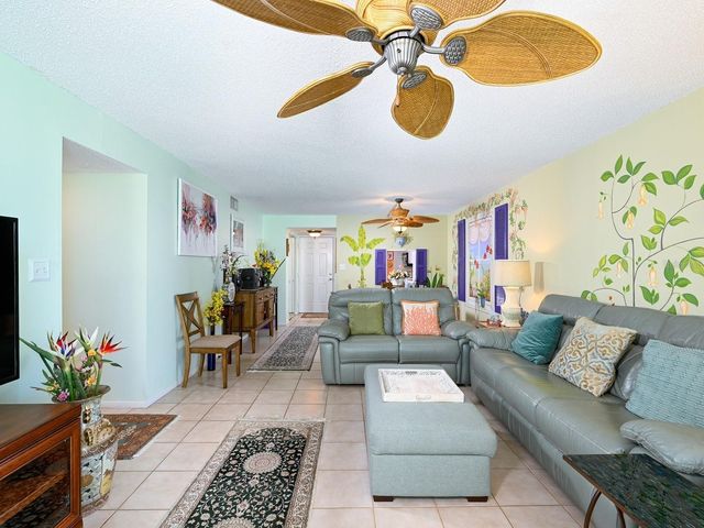 1770 BENJAMIN FRANKLIN DRIVE 206, Sarasota, FL 34236